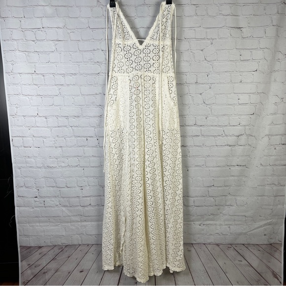 FREE PEOPLE Beach light crochet beige coverup jumpsuit, size M - Picture 2 of 16